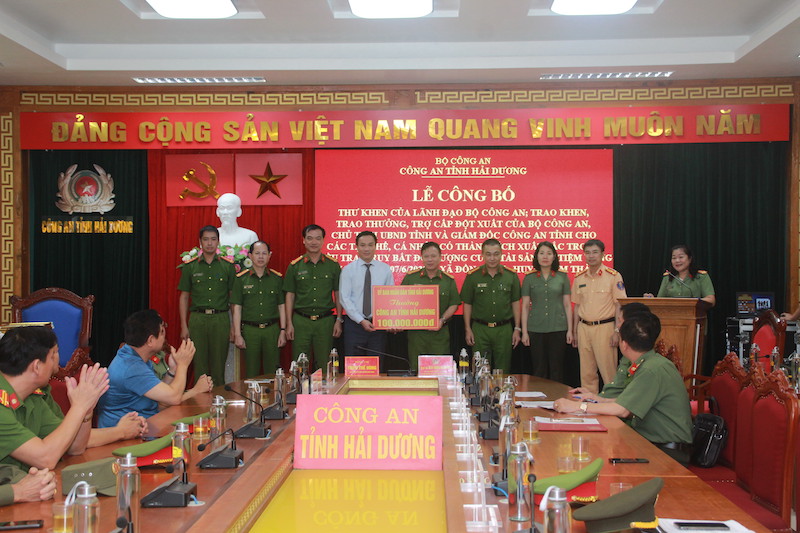 Công an tỉnh Hải Dương tổ chức lễ công Công bố thư khen của lãnh đạo Bộ Công an, trao khen, trao thưởng, trợ cấp đột xuất của Bộ Công an, Chủ tịch UBND tỉnh Hải Dương -0