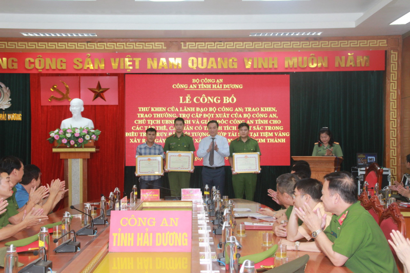 Công an tỉnh Hải Dương tổ chức lễ công Công bố thư khen của lãnh đạo Bộ Công an, trao khen, trao thưởng, trợ cấp đột xuất của Bộ Công an, Chủ tịch UBND tỉnh Hải Dương -0