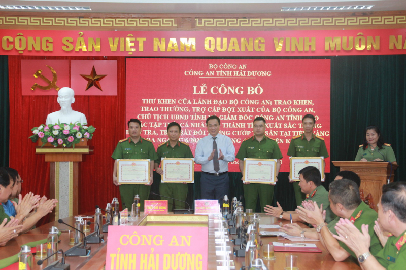 Công an tỉnh Hải Dương tổ chức lễ công Công bố thư khen của lãnh đạo Bộ Công an, trao khen, trao thưởng, trợ cấp đột xuất của Bộ Công an, Chủ tịch UBND tỉnh Hải Dương -1