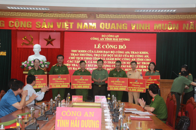 Công an tỉnh Hải Dương tổ chức lễ công Công bố thư khen của lãnh đạo Bộ Công an, trao khen, trao thưởng, trợ cấp đột xuất của Bộ Công an, Chủ tịch UBND tỉnh Hải Dương -0