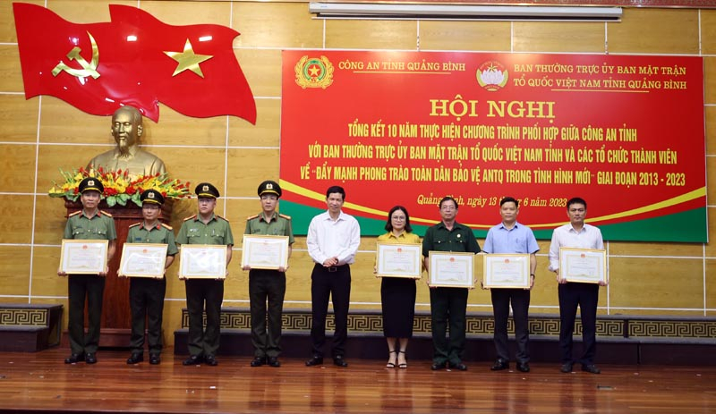 Đẩy mạnh phong trào toàn dân bảo vệ an ninh Tổ quốc -0