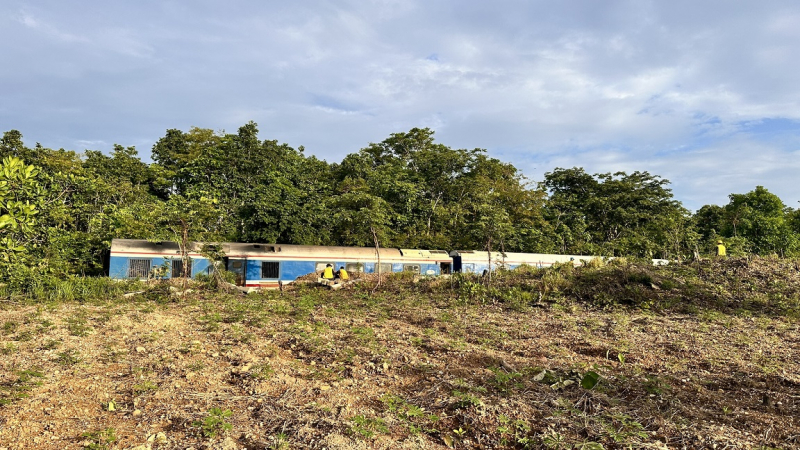 Tàu SE2 trật bánh, giao thông đường sắt Bắc – Nam bị gián đoạn -0