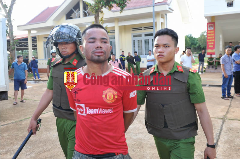 Những đối tượng cầm đầu trong vụ tấn công trụ sở UBND xã khai gì? -0