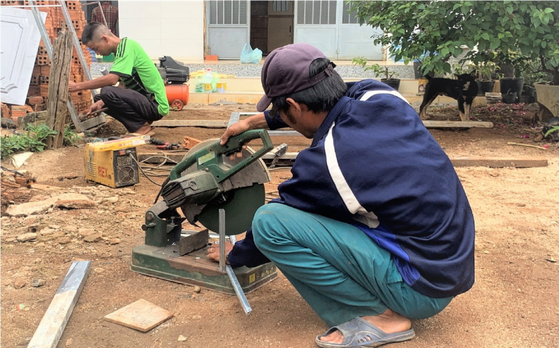 Người dân phẫn nộ, lên án nhóm tấn công trụ sở UBND xã -0