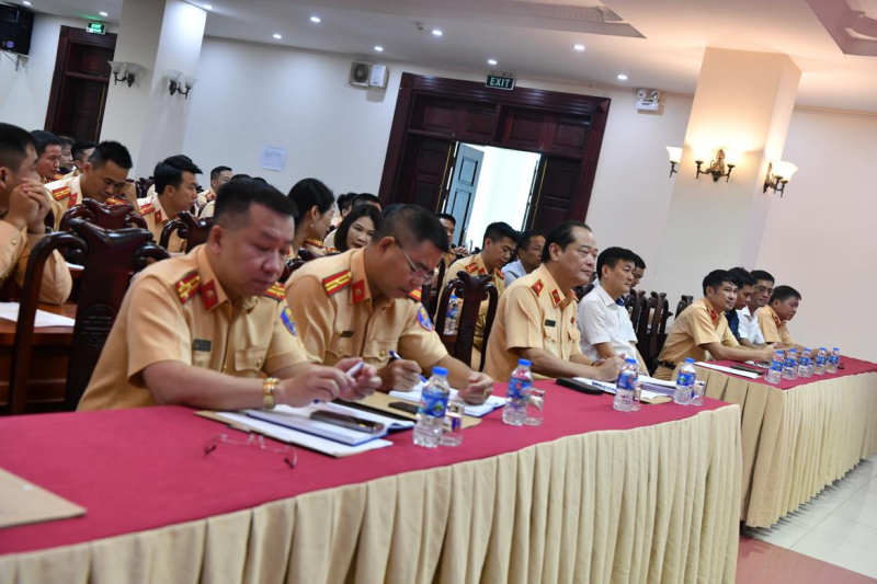 CSGT  hỗ trợ đăng kiểm được 158.293 lượt phương tiện -0