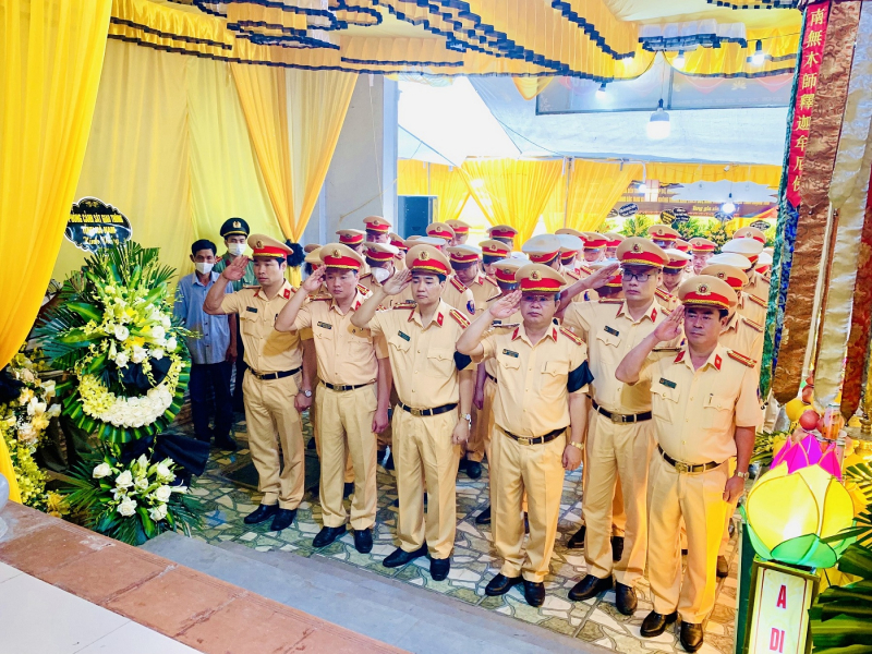 Tiếc thương Thiếu tá Lương Thanh Tuấn, người chiến sĩ CSGT Công an Hà Nam hy sinh trong khi làm nhiệm vụ -0