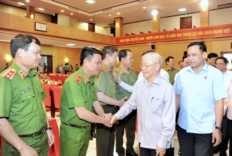 Xây dựng lực lượng CAND thật sự trong sạch, vững mạnh là nhiệm vụ trọng tâm, then chốt -0