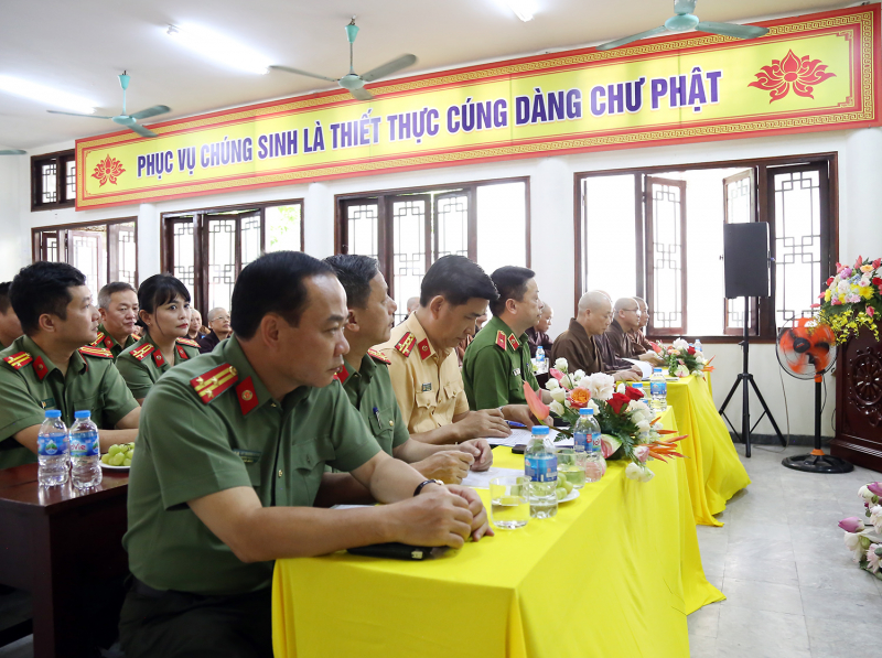 CSGT Thủ đô và Giáo hội Phật giáo Việt Nam TP Hà Nội phối hợp bảo đảm ATGT -0