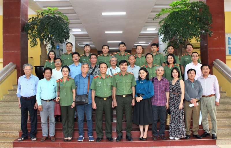 Tr 16 SĐB - Hình tượng người chiến sĩ CAND trong văn học nghệ thuật -1