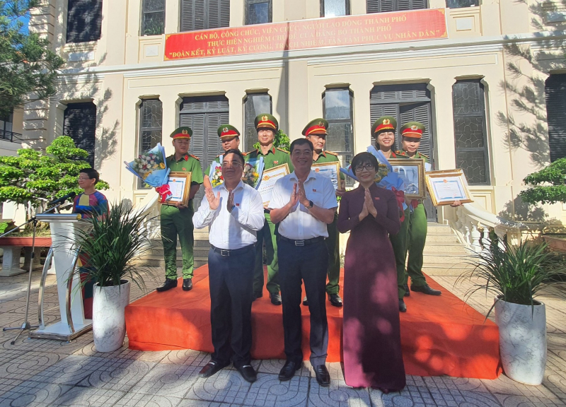 Vũng Tàu khen thưởng tập thể, cá nhân triệt phá đường dây mua bán ma túy -0