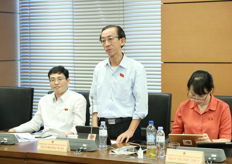 trần hoàng ngân.jpg -0