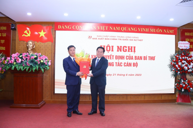 Nhà xuất bản Chính trị Quốc gia Sự thật có tân Giám đốc - Tổng Biên tập -0