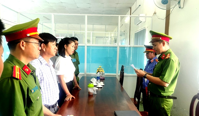       Bắt tạm giam bị can chủ mưu nhận hối lộ ở Trung tâm đăng kiểm 78-02D -0