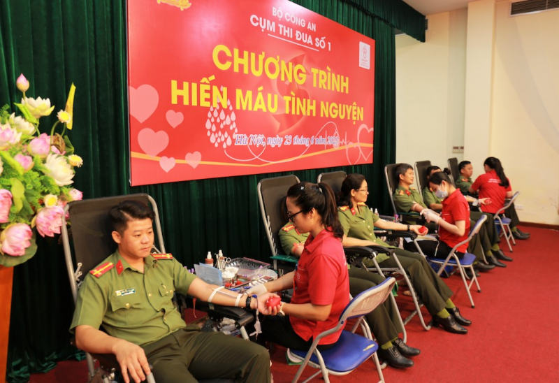 Lan toả tinh thần nhân ái từ chương trình hiến máu tình nguyện của Cụm thi đua số 1  -0