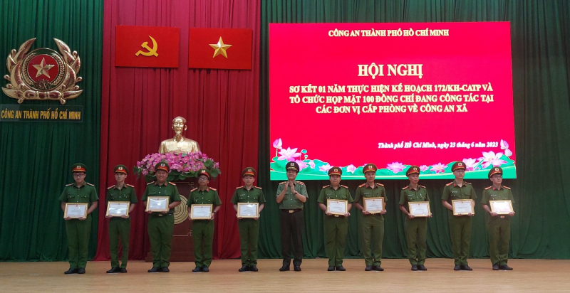 Công an chính quy tăng cường về xã đều nỗ lực và phát huy hiệu quả công tác -0