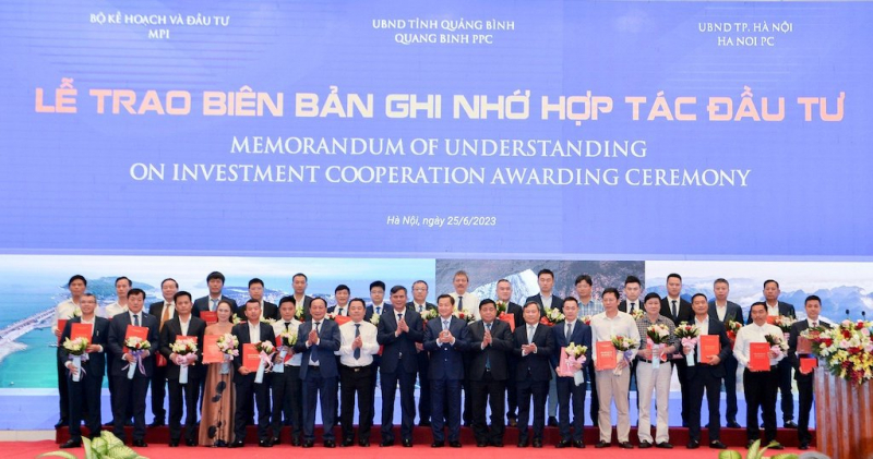 Xây dựng quê hương 