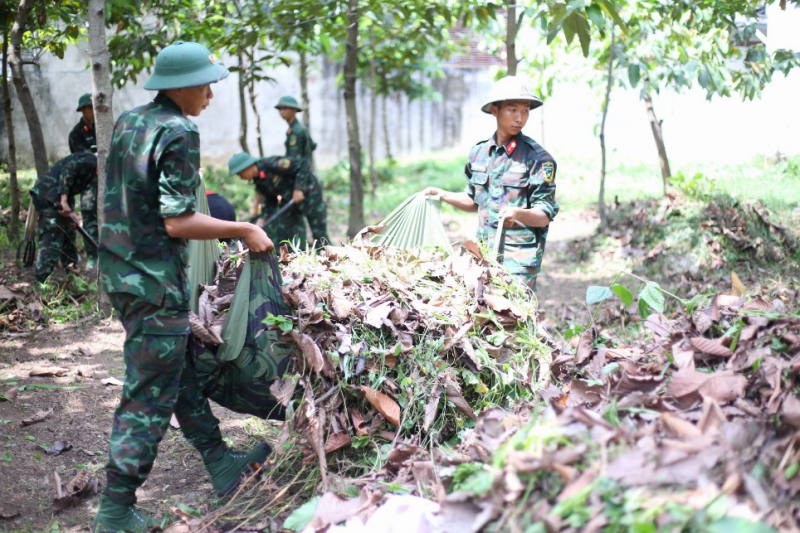 Hoạt động thiết thực trong buổi lễ ra quân công tác dân vận của tuổi trẻ Công an tỉnh Bình Dương -1