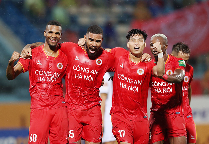 Công an Hà Nội lên đỉnh bảng, cuộc đua vô địch V.League bắt đầu -0