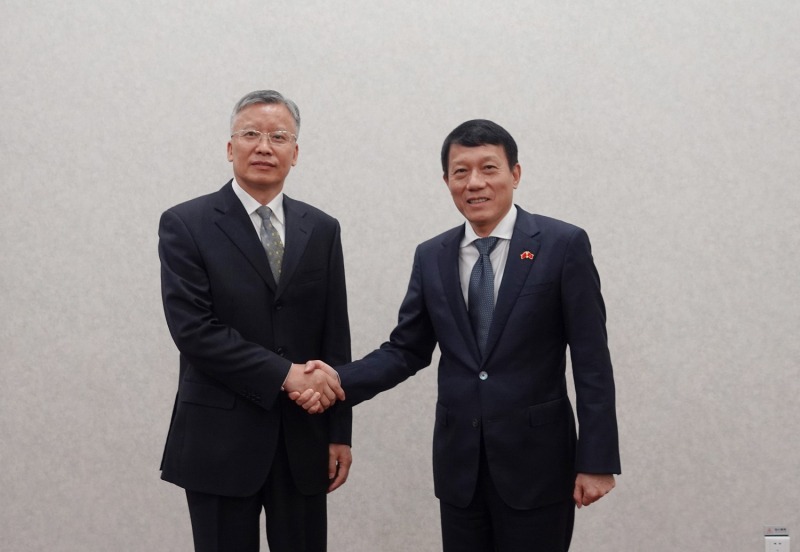 Deputy Minister Luong Tam Quang holds talks with Vice Minister of Justice of China -0