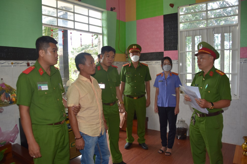 Bắt tạm giam Hải “3 mắt”, phó giám đốc công ty bảo vệ đập phá nhà dân -0