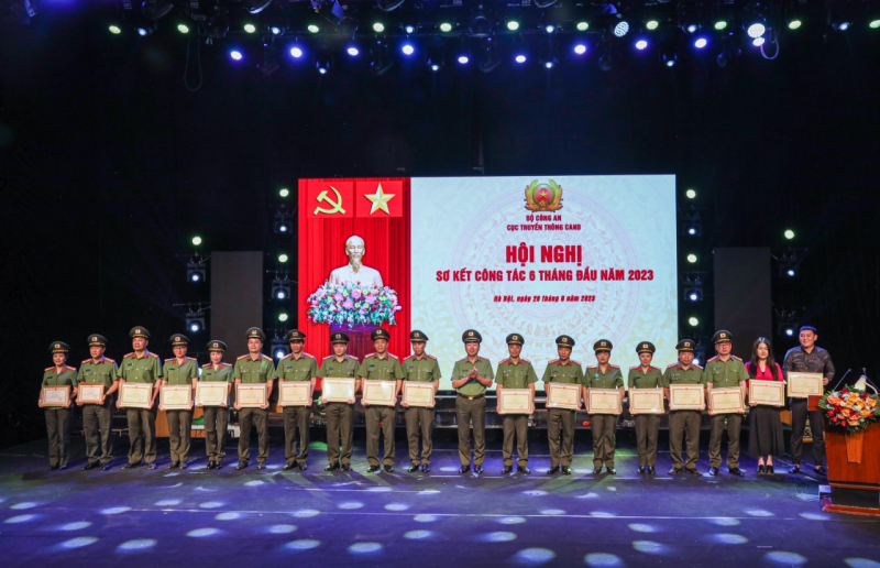 Tích cực đổi mới, linh hoạt, sáng tạo trong công tác báo chí, truyền thông -1