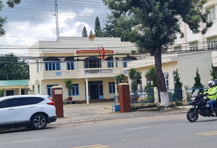 Thẩm phán tiếp bị cáo tại nhà riêng, tố nhận hối lộ chỉ bị kiểm điểm -0