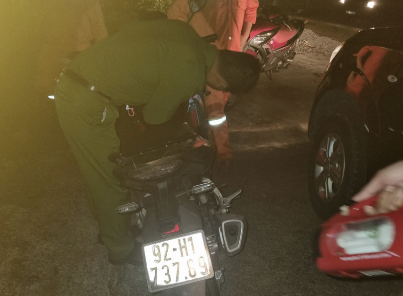 Đối tượng điều khiển xe mô tô trộm cắp, bất chấp quy định chạy vào hầm Hải Vân -0