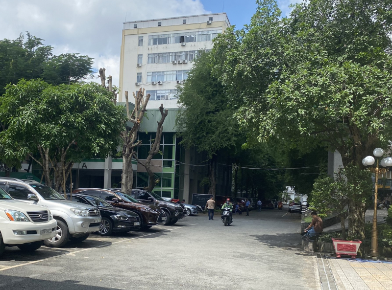 Bị điện giật tử vong khi sửa cục nóng máy lạnh -0