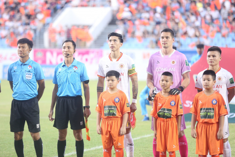 Ra mắt thảm họa tại CAHN, tân binh đắt giá nhất lịch sử V.League bất ngờ 'đổ lỗi' cho thời tiết