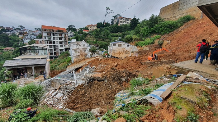 Khởi tố vụ án sập taluy kinh hoàng ở Đà Lạt, triệu tập nhiều người liên quan làm việc -0