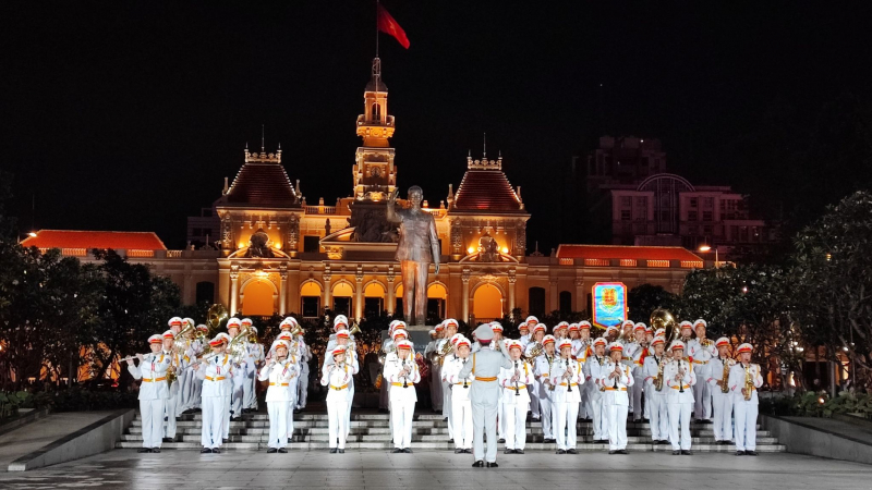 Public Security Ceremonial Music Troupe plans to perform marching band music in Hung Yen province -0