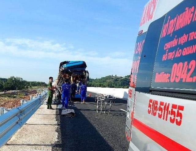             Lại xảy ra tai nạn nghiêm trọng trên cao tốc Nha Trang – Cam Lâm -0