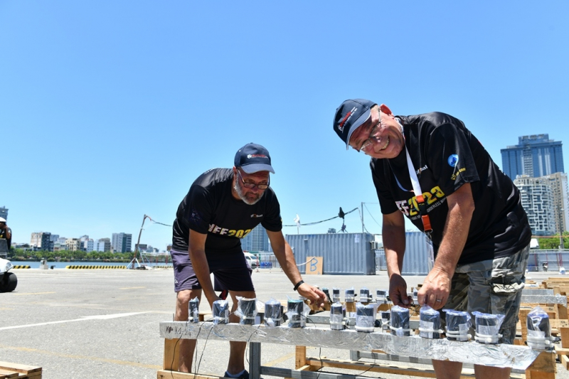 Cận cảnh trận địa pháo sẵng sàng “nóng” trong đêm chung kết Lễ hội pháo hoa quốc tế Đà Nẵng 2023  -6