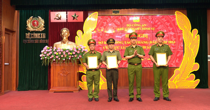 Cảnh sát hình sự tăng cường đấu tranh phòng, chống tội phạm, tỷ lệ điều tra phá án cao -0