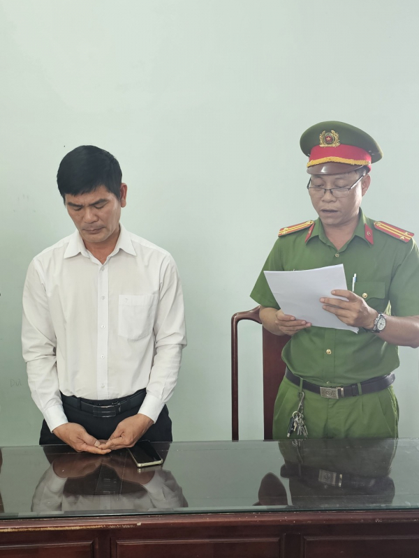 Bắt giám một Phó Giám đốc Chi nhánh ngân hàng cấu kết với băng nhóm cho vay lãi nặng -0