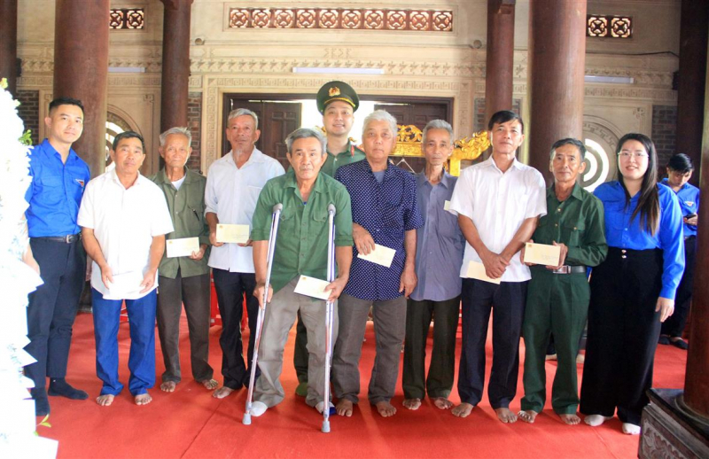 Đoàn thanh niên lực lượng Công an trao tặng nhiều công trình có ý nghĩa -0