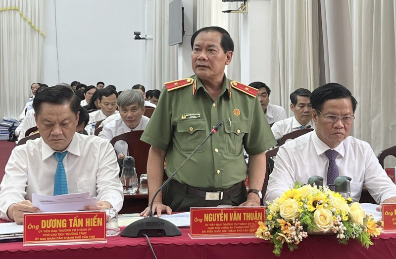 z4493052738880_ebfa981666a98f4446744576d39ff378.jpg -0