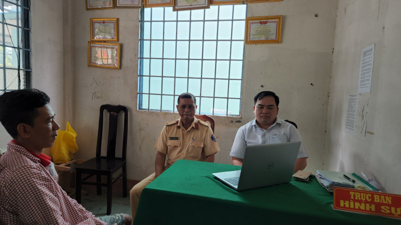 Vi phạm giao thông rồi “cãi cùn”, quay clip tung lên mạng gây thông tin trái chiều -0