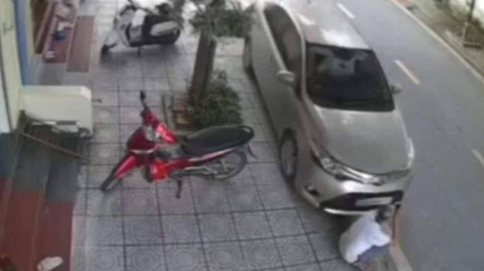 Tử vong khi đang ngồi hóng mát ngoài vỉa hè -0