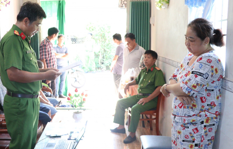 Chủ nợ mang “sổ đỏ” cầm cố, chuyển nhượng để chiếm đoạt 4 tỷ đồng -0