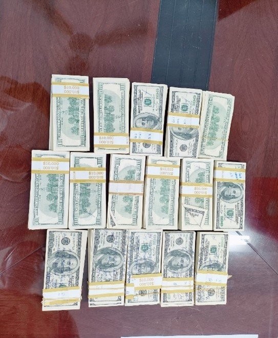  Đường dây buôn bán Đô la Mỹ giả tương đương 13 tỷ đồng được khám phá như thế nào? -0