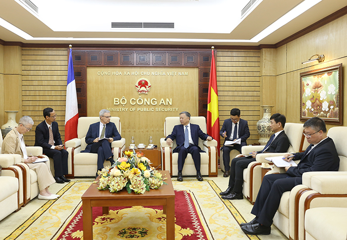 Thúc đẩy mạnh mẽ quan hệ hợp tác Việt Nam - Pháp trên nhiều lĩnh vực -0