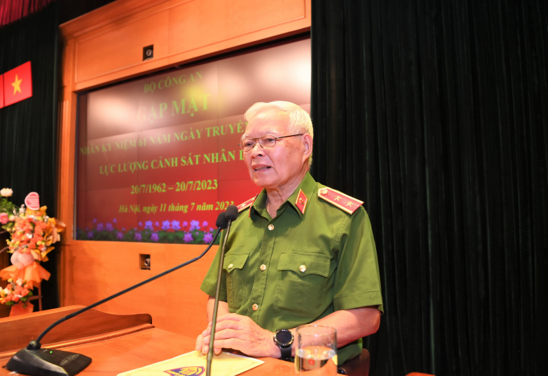Bộ Công an gặp mặt nhân kỷ niệm 61 năm Ngày truyền thống lực lượng CSND -1