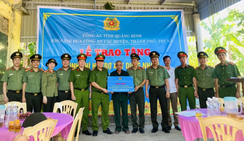 Hỗ trợ kinh phí xây dựng nhà cho cán bộ, chiến sỹ có hoàn cảnh khó khăn -0