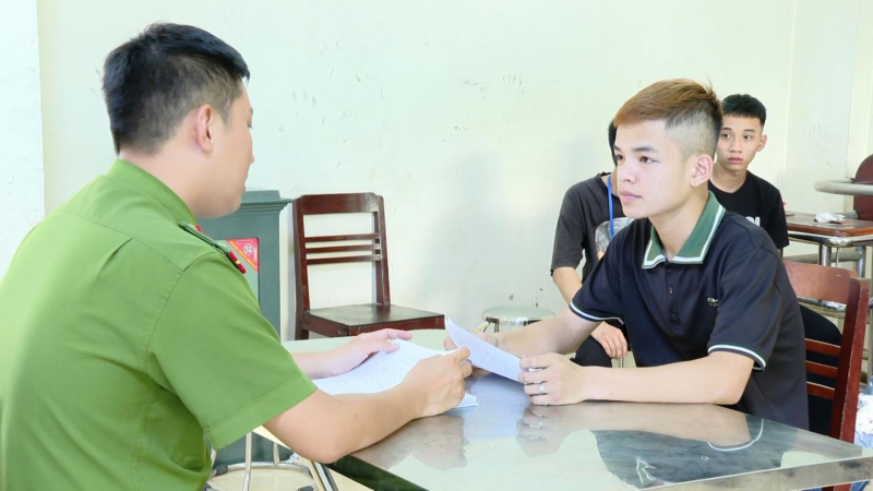 Khởi tố 23 “trẻ trâu” lạng lách cùng dao phóng lợn, đinh ba -1