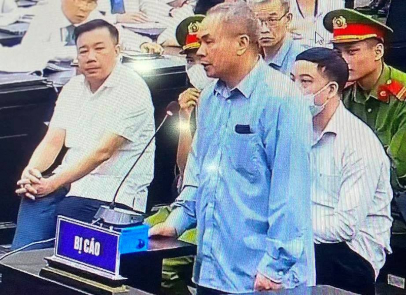 Hai cựu đại sứ nhận nhiều tỷ đồng để xin cấp phép các “chuyến bay giải cứu” -0