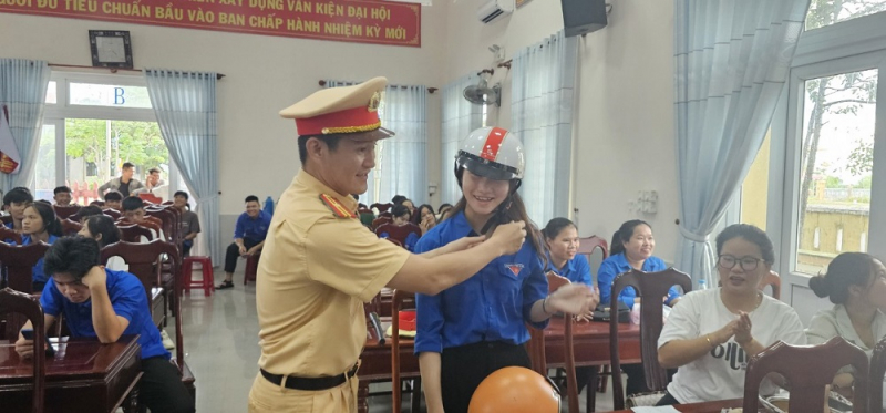 Hàng trăm đoàn viên thanh niên, người dân hào hứng tham gia Hội thi “An toàn giao thông” -0