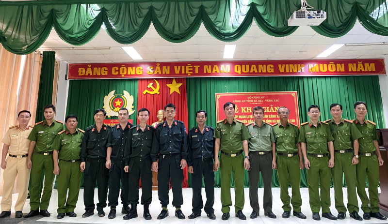 Hơn 150 học viên tham gia lớp huấn luyện Tiểu đoàn Cảnh sát cơ động dự bị chiến đấu  -0