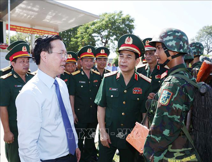 Chủ tịch nước kiểm tra công tác sẵn sàng chiến đấu tại Quân khu 2 -0