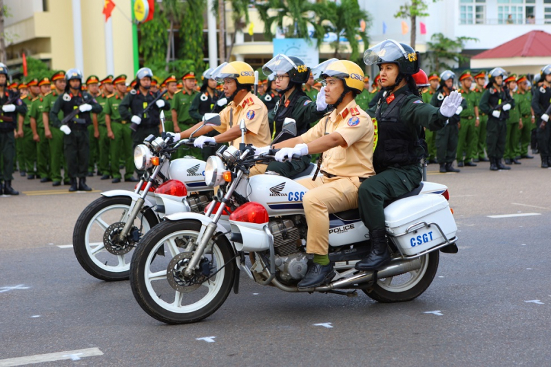 Công an Bình Thuận ra quân